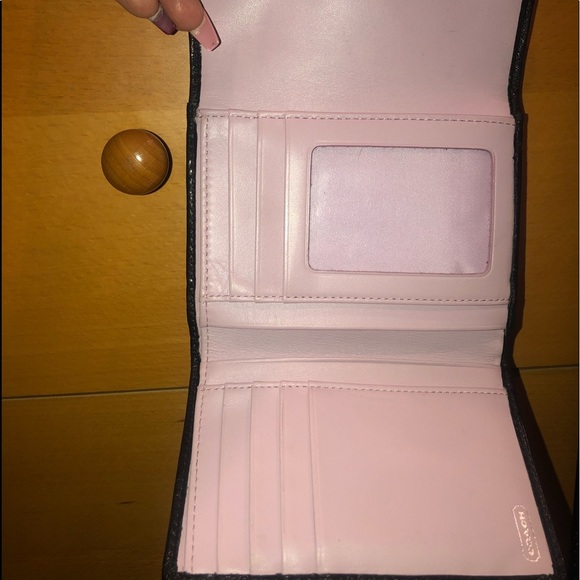 Coach Wallet - Picture 4 of 6